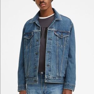 Mens Levi’s trucker jean jacket - medium stonewash, XL